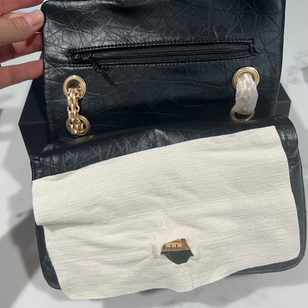 Black handbag haven’t used